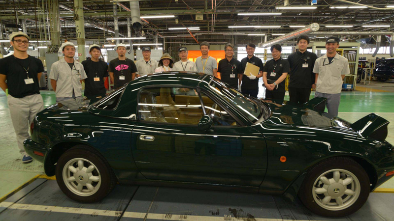 Illustration for article titled Mazda's First Factory-Restored Miata Looks Amazing